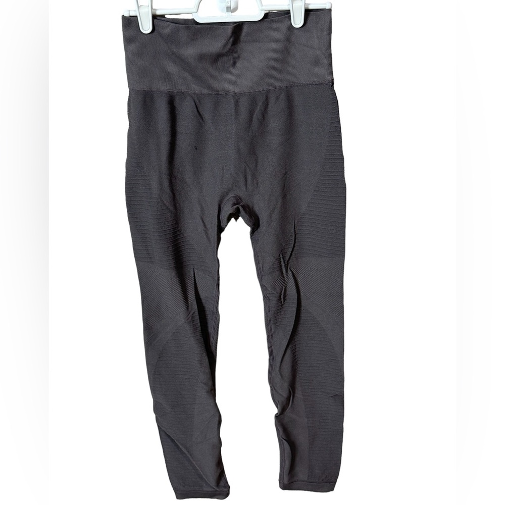 Savvi Eggplant Moto Leggings Size M/L Like New Condition Athletic Wear - Picture 3 of 10
